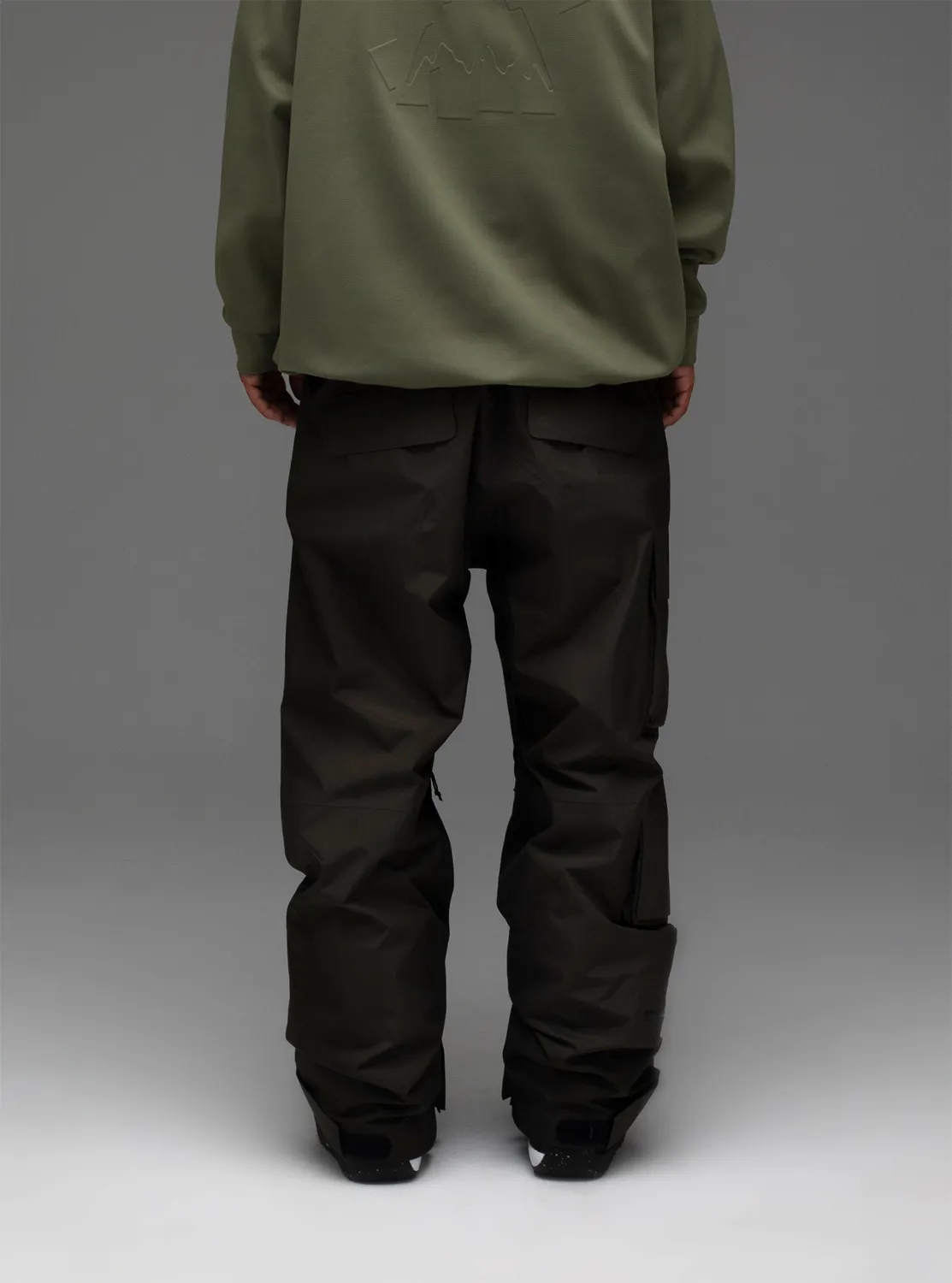 Burton x Undefeated 2L GORE-TEX hängselbyxor Charcoal